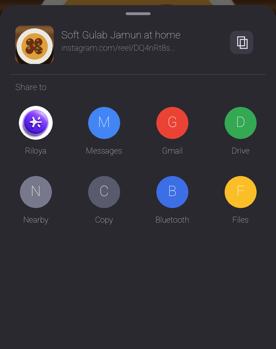 Android share menu में Riloya app का option, Soft Gulab Jamun reel का link share करते हुए